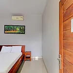 Oyo 92203 Tata Guest House