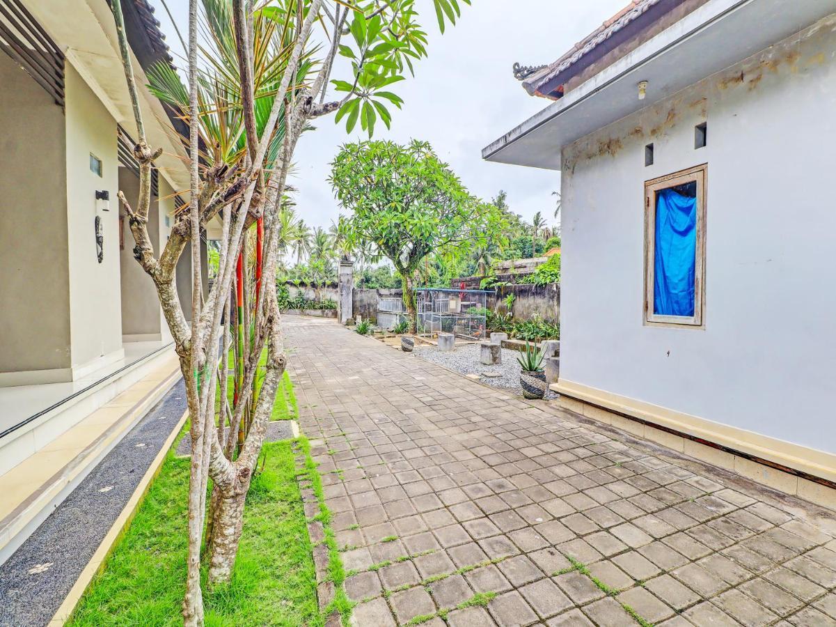 Oyo 92203 Tata Hotel 2*