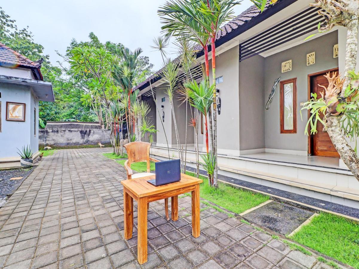 Oyo 92203 Tata Hotel 2*
